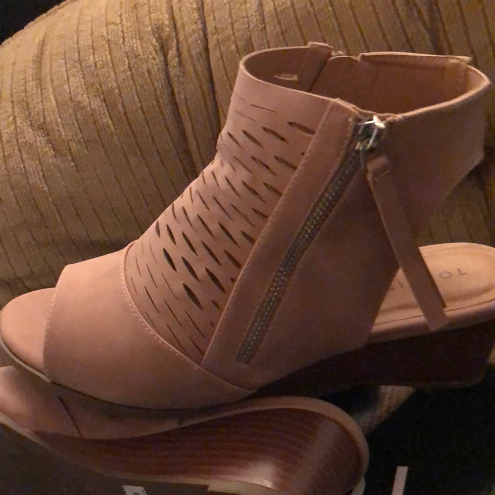 Wedge booties size 10 from torrid